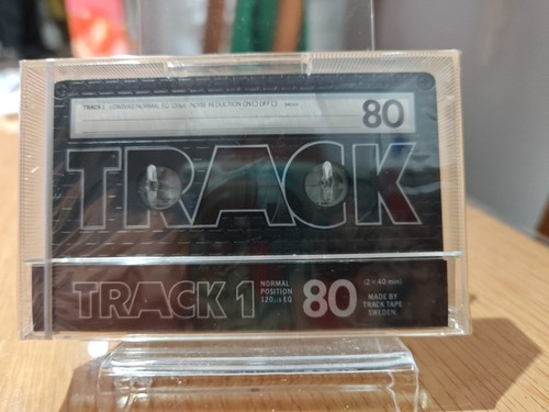 Track blank audio - track, 1